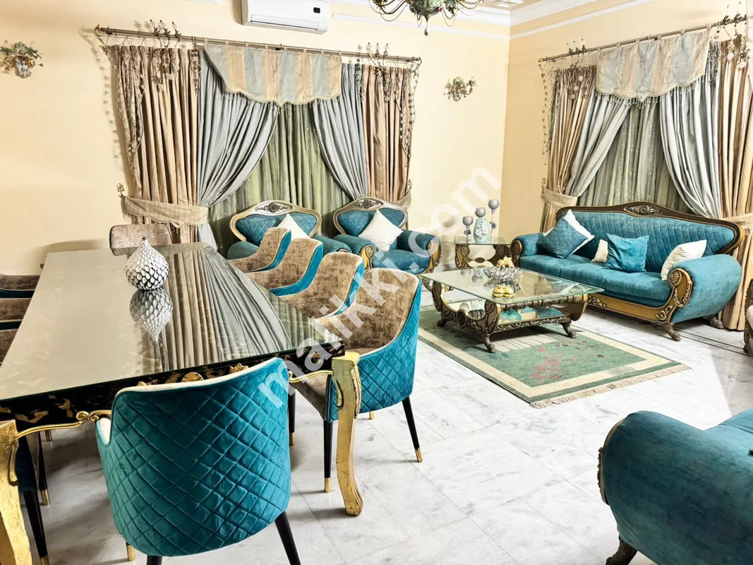 ڈی ایچ اے فیز 6 میں 1000 گز بنگلہ فروخت کے لیے دستیاب ہے۔ 