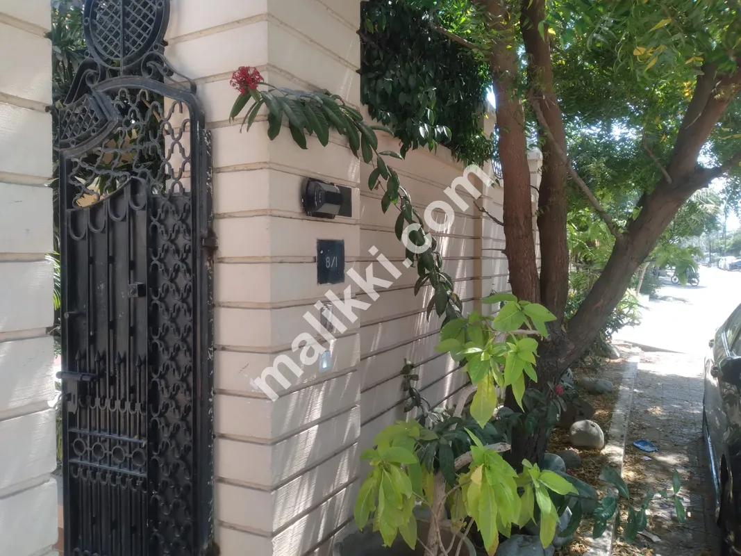 خیابان توحید، ڈی ایچ اے فیز 5، کراچی میں بنگلہ برائے فروخت