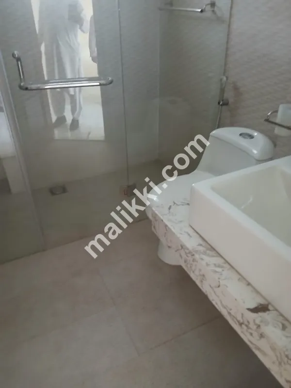 ڈی ایچ اے فیز 8، کراچی میں بنگلہ کرایہ پر دستیاب ہے۔