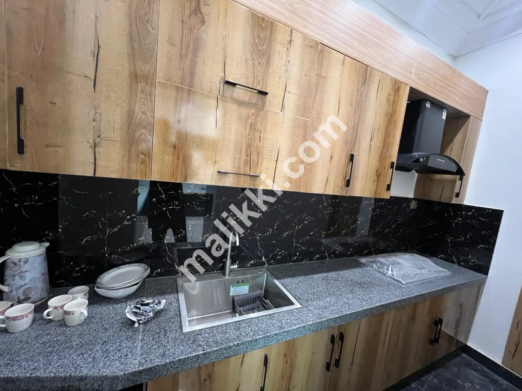 20 مرلہ گرے اسٹرکچر کا خوبصورت مکان برائے فروخت 