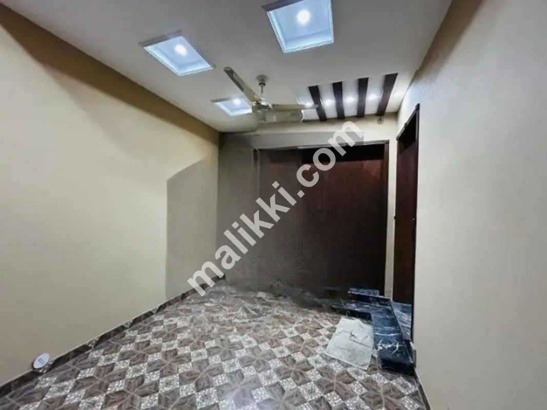 05 مرلہ جیسا کہ بالکل نیا مکان برائے فروخت، سنٹرل پارک ہاؤسنگ سکیم لاہور میں انتہائی گرم مقام۔