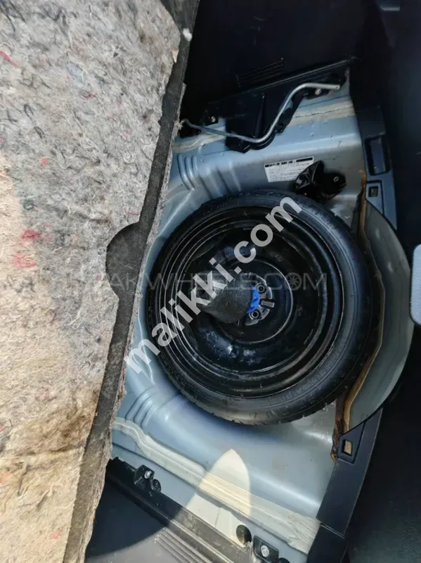 Toyota Vitz F 1.0 2014