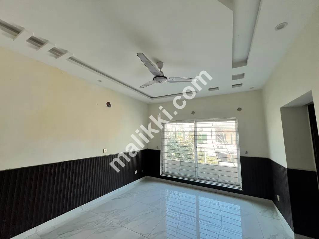 10 Marla Fully Rented Premium Location House For Sale