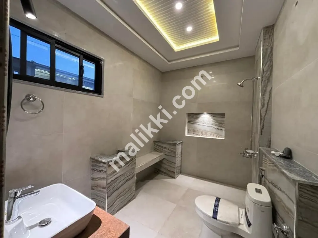 بنچ ولاز میں 05 مرلہ مکان برائے فروخت