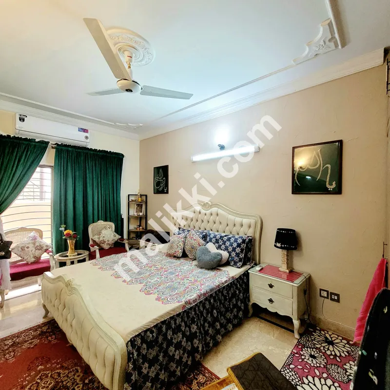 10 Marla House For Sale In Bahria Town Phase-6