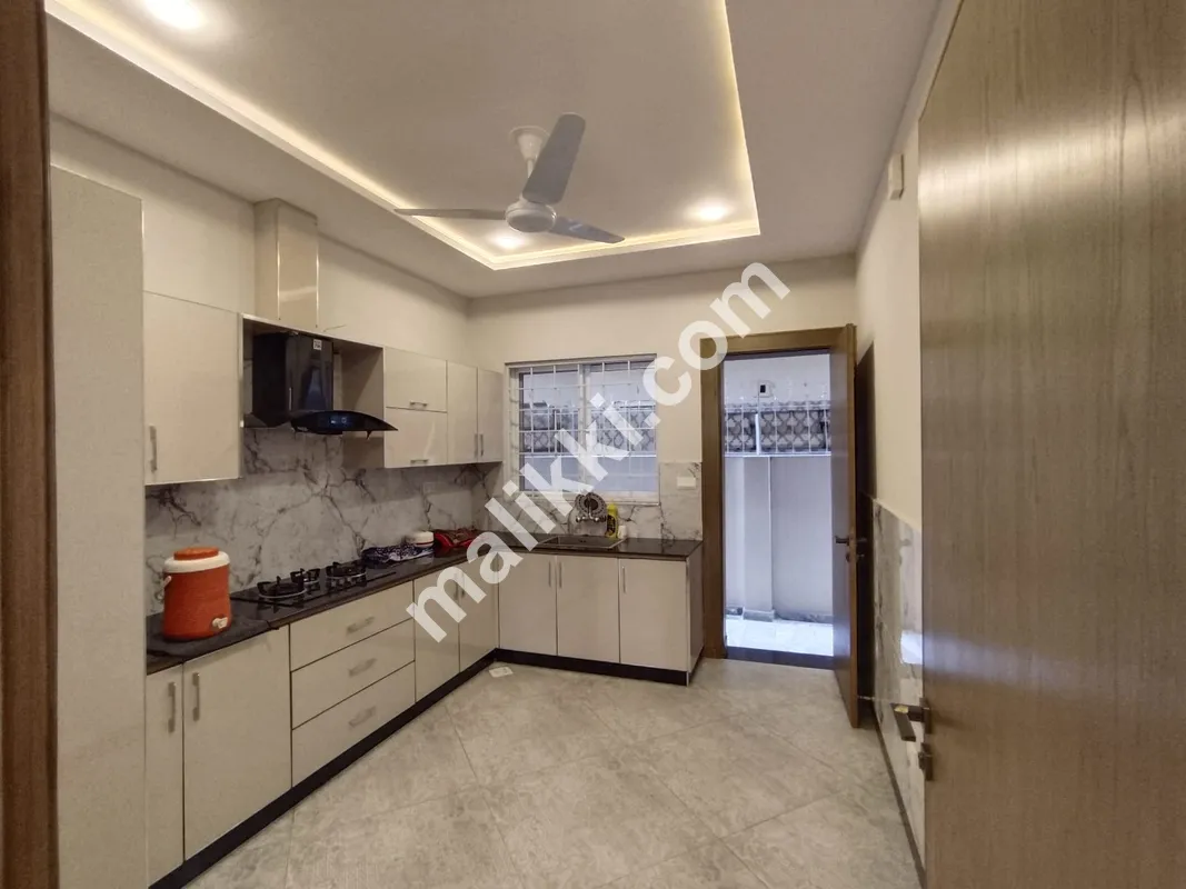 CHANCE DEAL 1st FLOOR WITH Covered Car Parking Brand New Spacious Flat Available In Askari 5 - Sector J For Sale