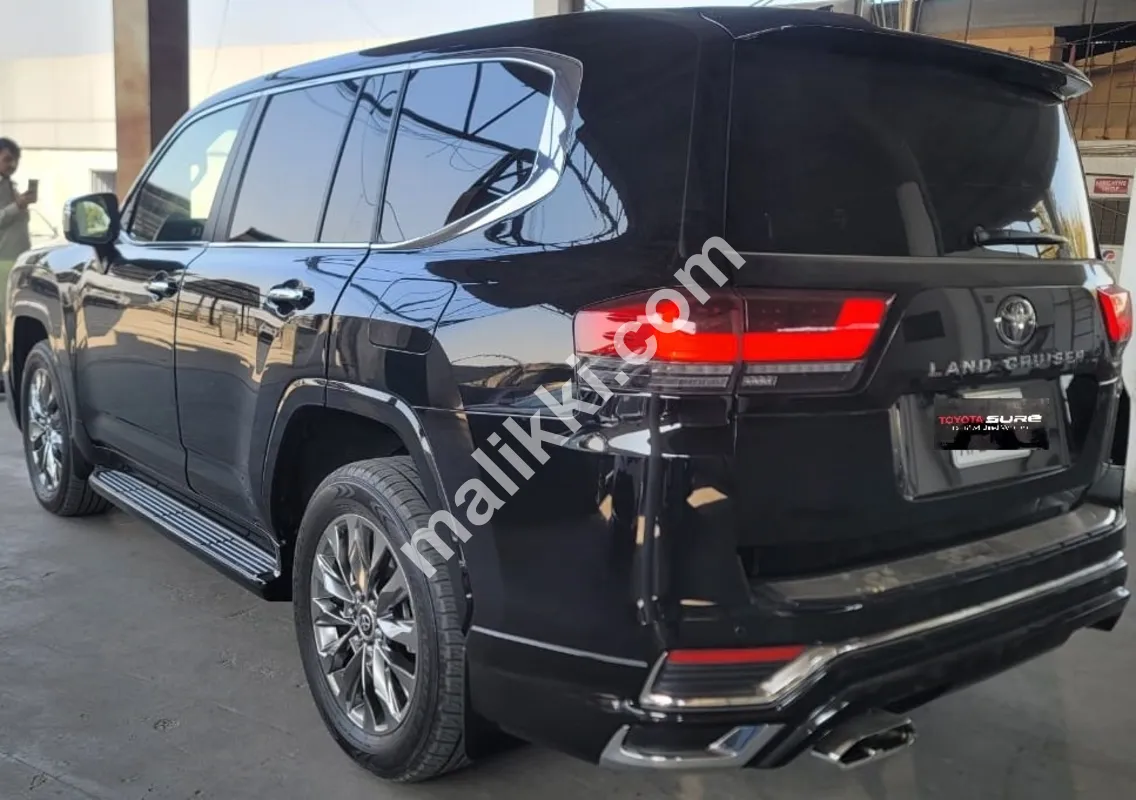 Toyota Land Cruise LC300 ZX