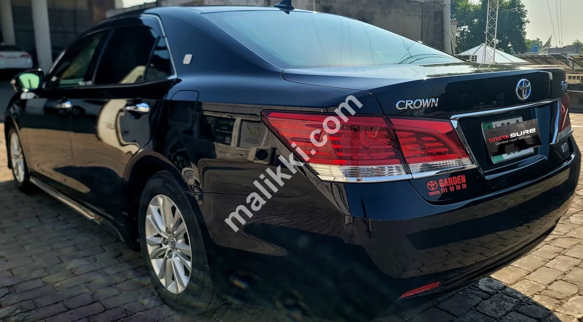 ٹویوٹا کراؤن 2.5 رائل سیلون جی ہائبرڈ