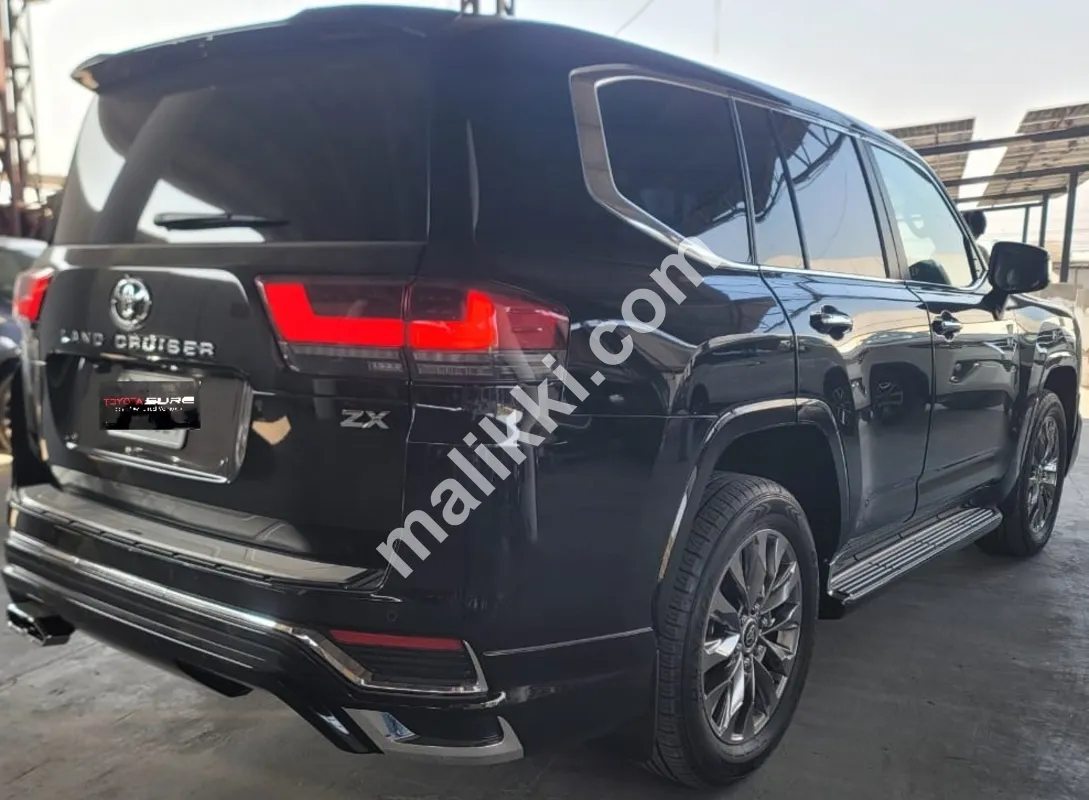 Toyota Land Cruise LC300 ZX