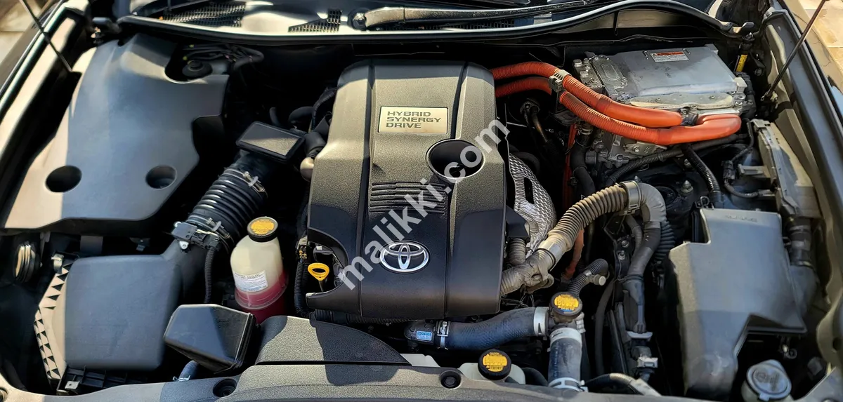 ٹویوٹا کراؤن 2.5 رائل سیلون جی ہائبرڈ