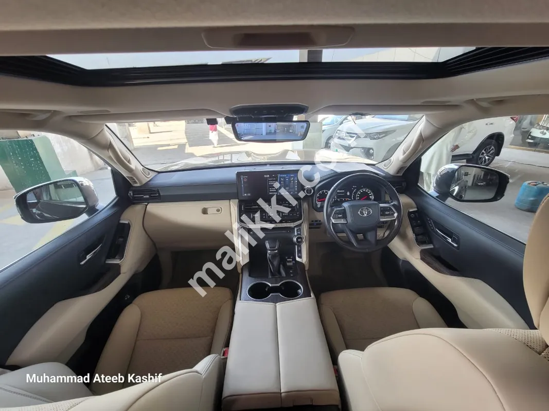 Toyota Land Cruise LC300 ZX