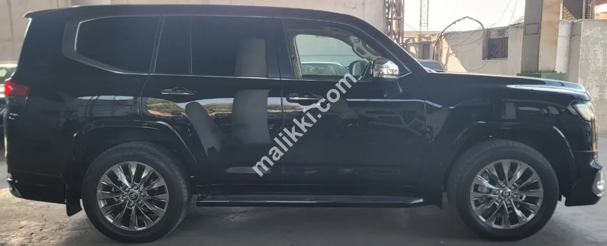 Toyota Land Cruise LC300 ZX