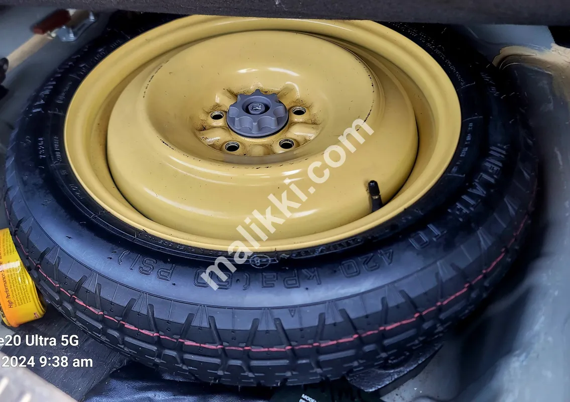 ٹویوٹا کراؤن 2.5 رائل سیلون جی ہائبرڈ