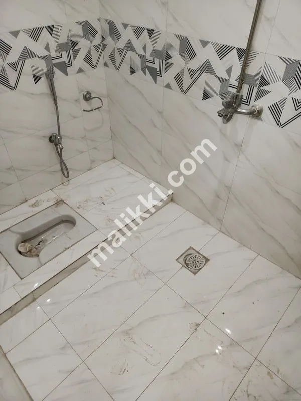 5 مرلہ گراؤنڈ 1 کرایہ پر دستیاب ہے۔