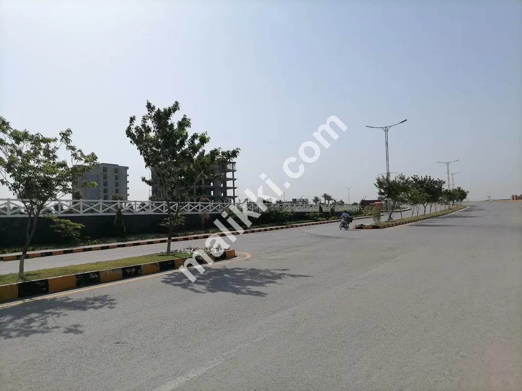  Plot #961 for sale in E block