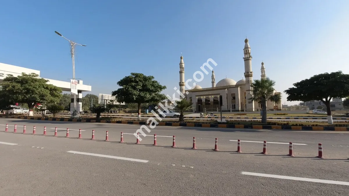 Plot #826 for sale in block E