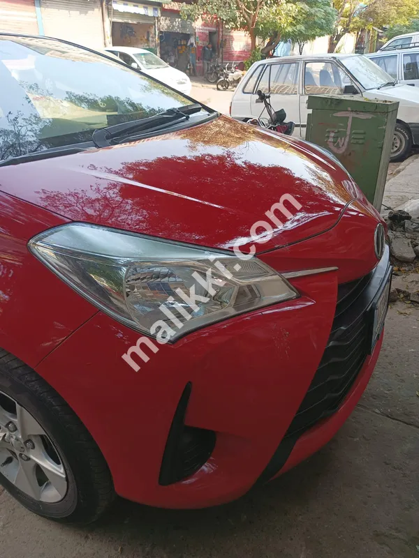 Toyota vitz model 2017 import and registration 2021