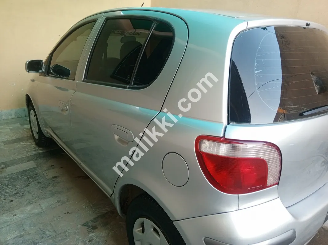 Toyota vitz 1999 Model Available for Sale
