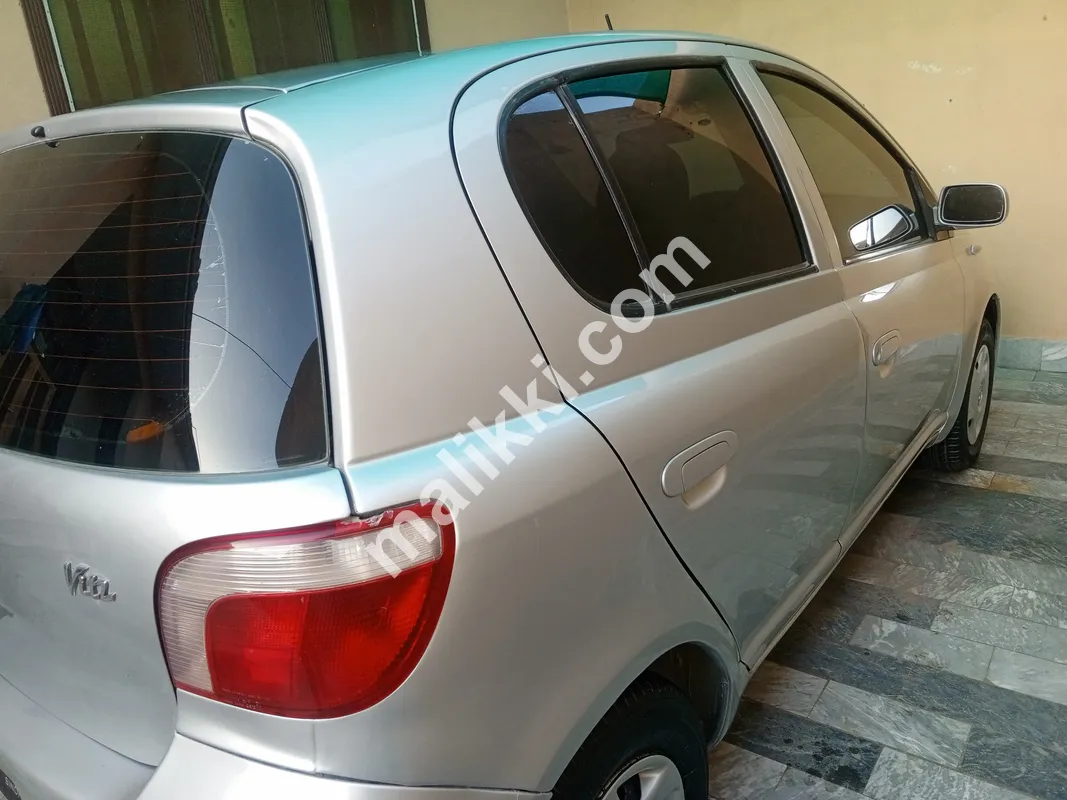 Toyota vitz 1999 Model Available for Sale