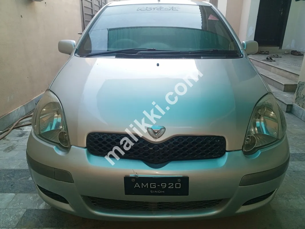 Toyota vitz 1999 Model Available for Sale