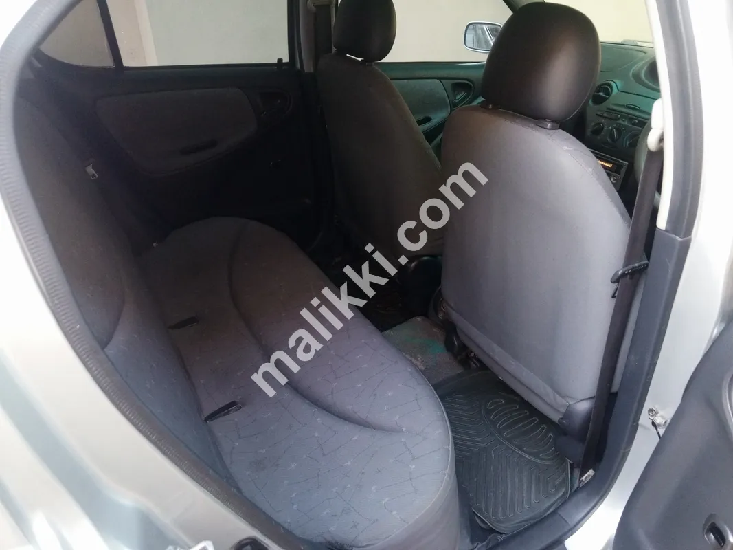 Toyota vitz 1999 Model Available for Sale