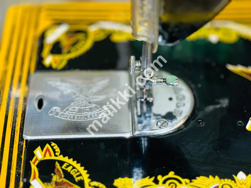 EAGLE SEWING MACHINE HA1 / DOMESTIC MACHINE/SEWING MACHINE
