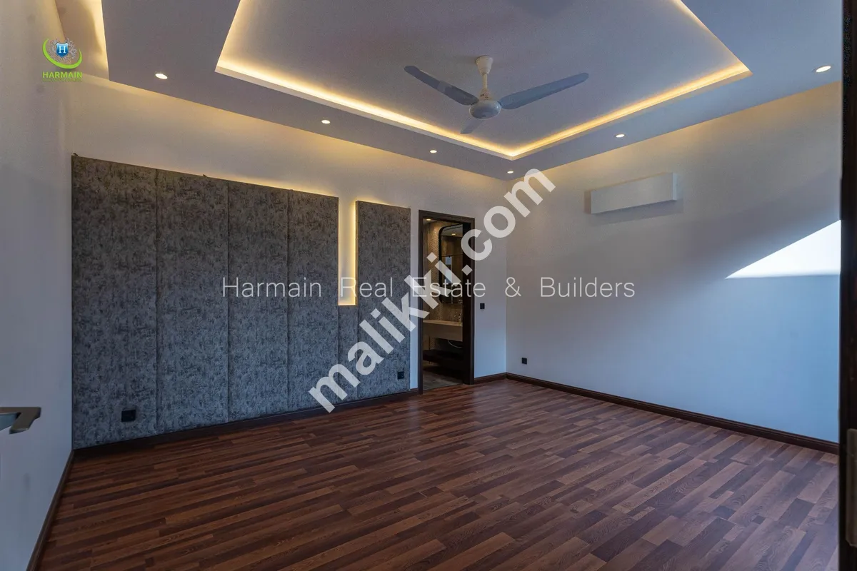 10 مرلہ بالکل نیا مکان برائے فروخت 