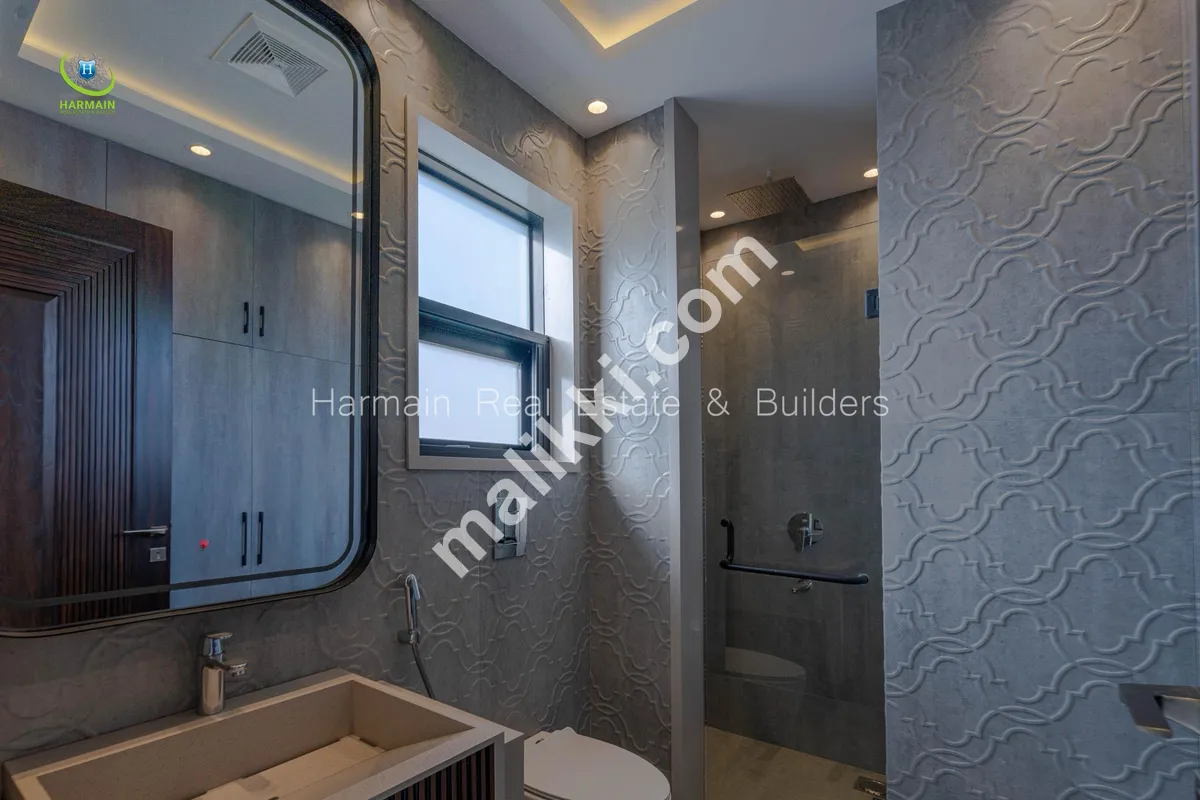 10 مرلہ بالکل نیا مکان برائے فروخت 