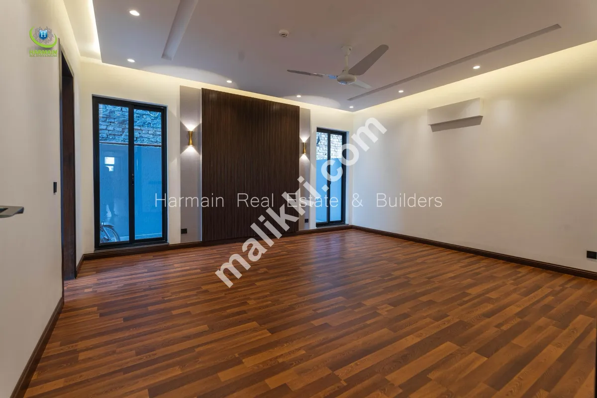 10 مرلہ بالکل نیا مکان برائے فروخت 