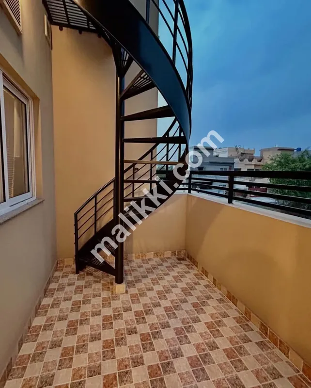 ویلنسیا ٹاؤن لاہور میں کنال مکان برائے فروخت