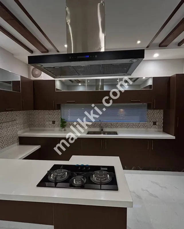 ویلنسیا ٹاؤن لاہور میں کنال مکان برائے فروخت