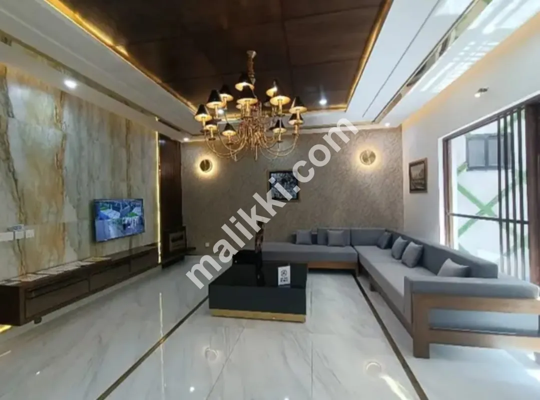 مکمل طور پر فرنشڈ کنال گھر برائے فروخت 