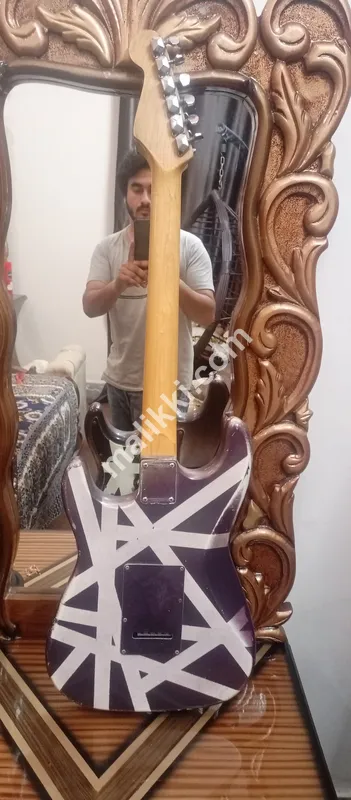 Mavis stratocaster guitar