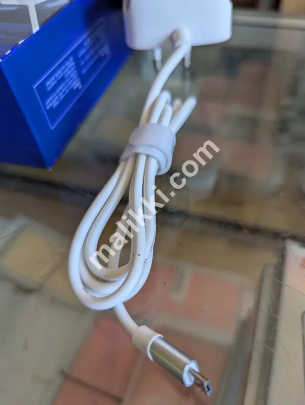 AWA- 6 USB Charger