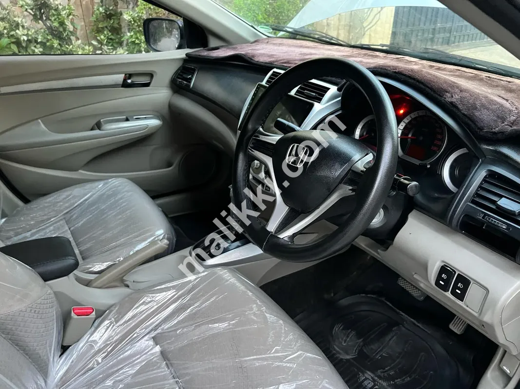 HONDA CITY Automatic 2014-2015 New Shape Available For Sale