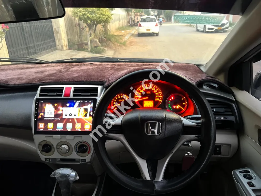 HONDA CITY Automatic 2014-2015 New Shape Available For Sale