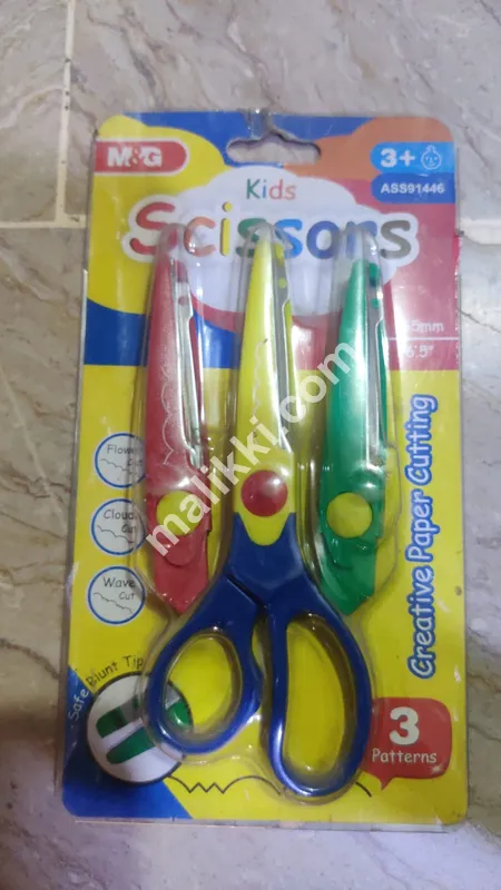 Zig zag scissors