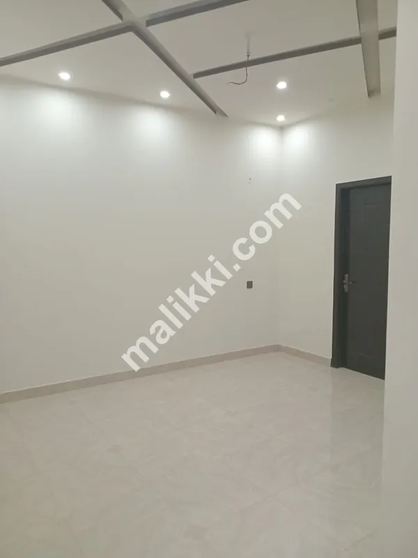 فور سیشن میں 3 مرلہ مکان برائے فروخت