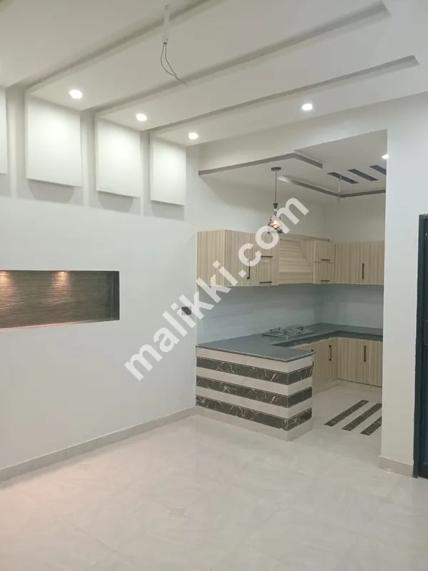 فور سیشن میں 3 مرلہ مکان برائے فروخت