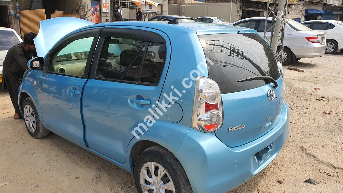 toyota passo Model 2012 for sale 