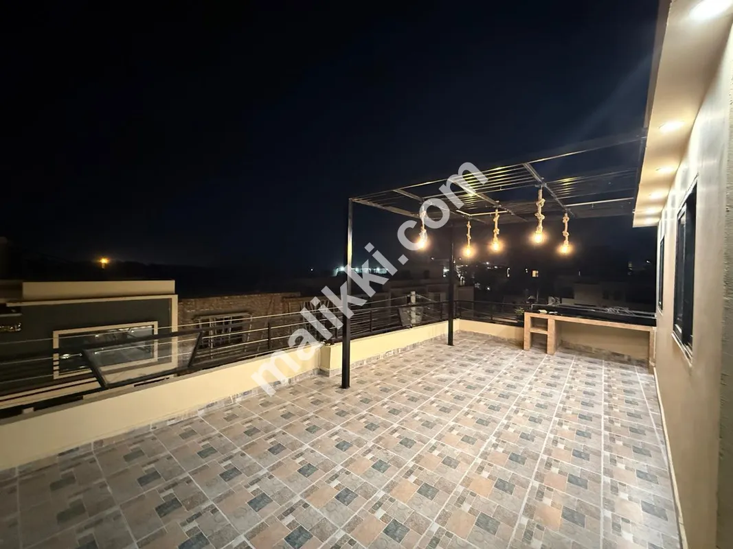 بخ ایگزیکٹو ولاز میں 4.38 مرلہ کارنر جدید مکان برائے فروخت