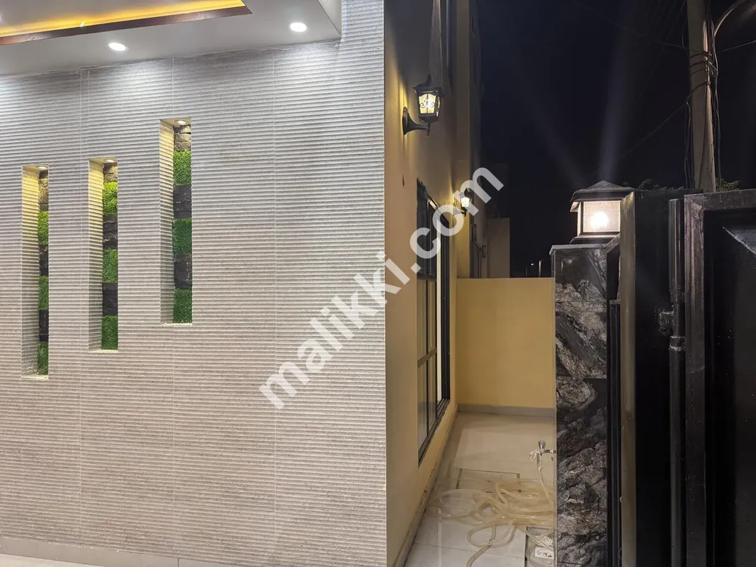 بخ ایگزیکٹو ولاز میں 4.38 مرلہ کارنر جدید مکان برائے فروخت