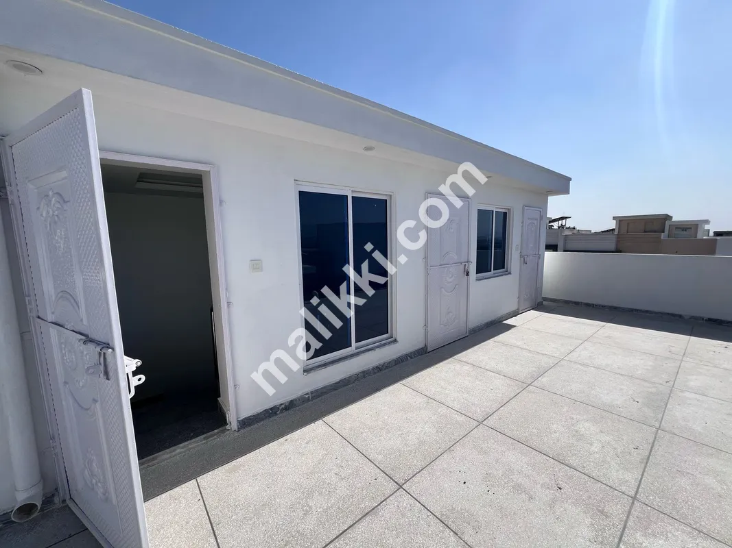 بحریہ انکلیو سیکٹر این میں 5 مرلہ مکان برائے فروخت