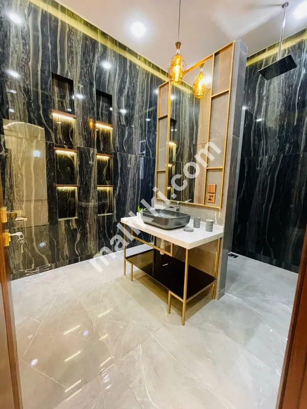 Spacious On Excellent Location 500 Square Yards House Available For sale In DHA Phase 8