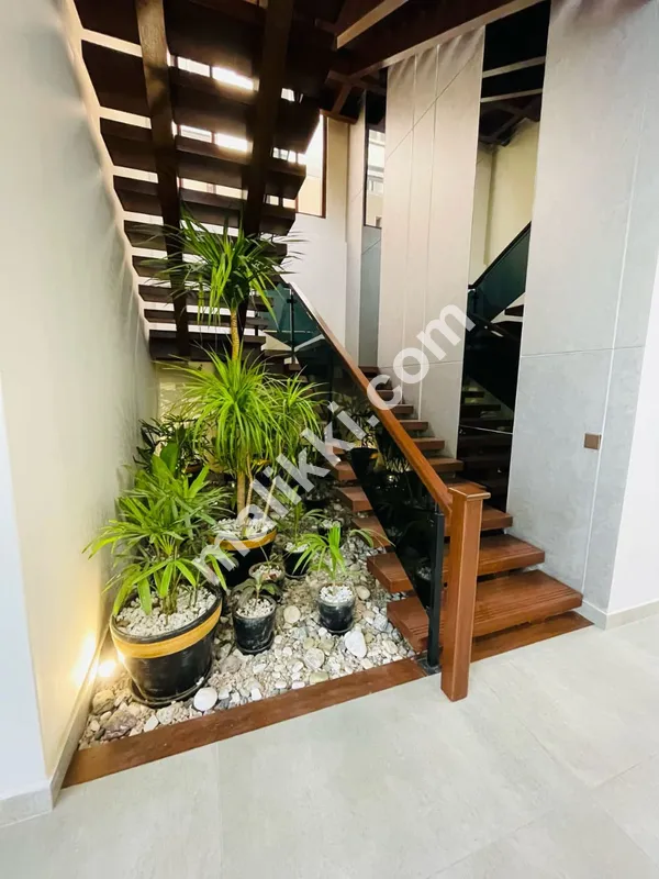 Spacious On Excellent Location 500 Square Yards House Available For sale In DHA Phase 8