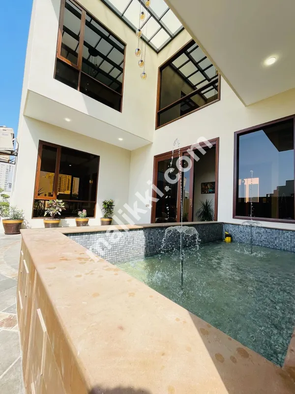 Spacious On Excellent Location 500 Square Yards House Available For sale In DHA Phase 8