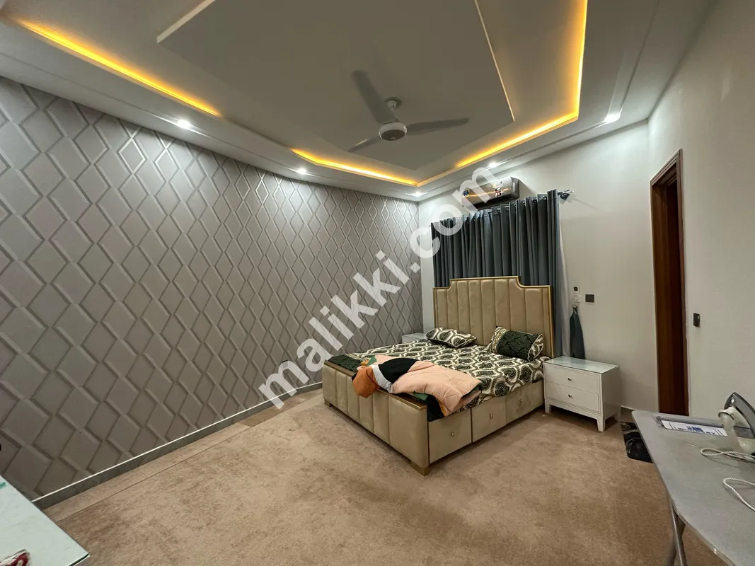 Gulberg Resedencia   Block I  10 Marla corner   Designer house Available For Sale