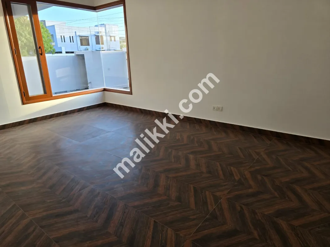 1000 گز کا بالکل نیا بنگلہ برائے فروخت 