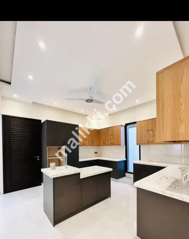 Exquisite 500 Sq. Yards Residence for Sale in DHA Phase 6