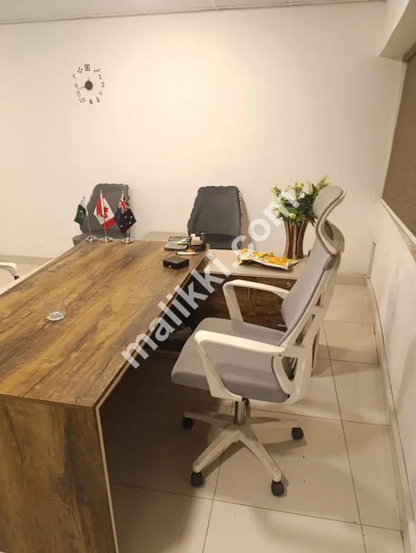 3rd floor   1104 sqft Office Available For Rent